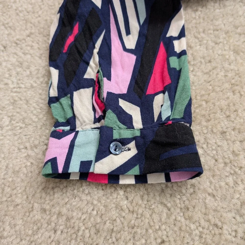 Geometric Patterned Button-Up Shirt - Picture 9 of 9